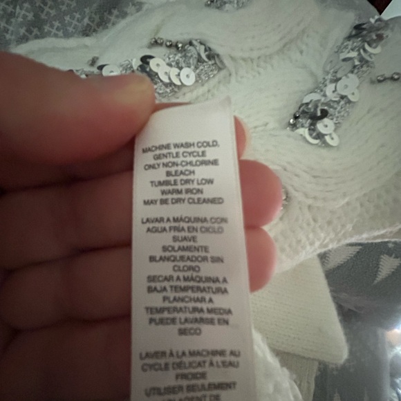 White House Black Market wool blend sweater. Size large but runs big! Wo… - Picture 10 of 12